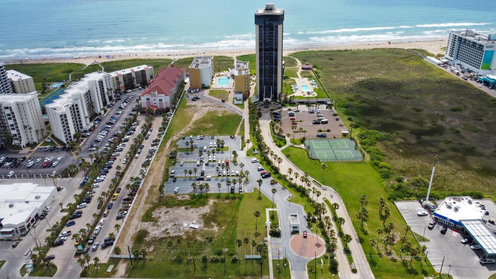 Peninsula Island & - Beachfront At Hotel