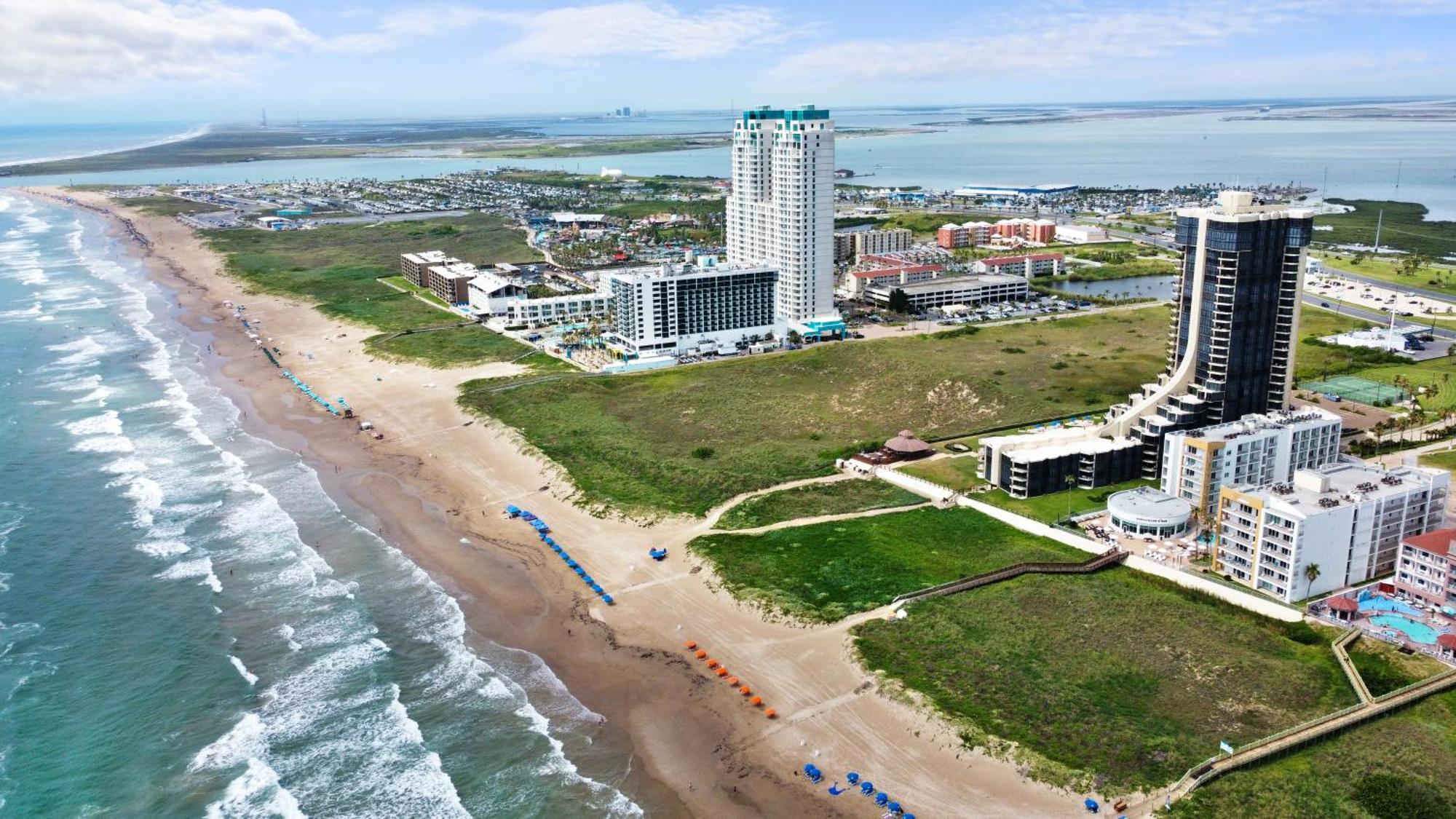 Peninsula Island & - Beachfront At